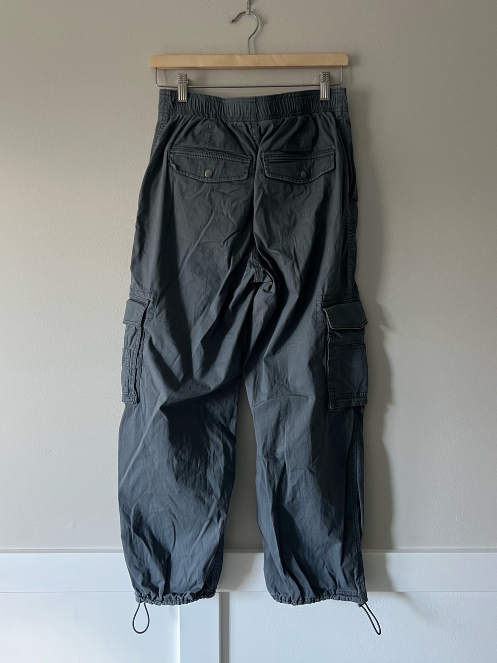 Abercrombie & Fitch Gray Cargo Parachute Pants Small Short Y2K Utility Gorpcore - Picture 2 of 5